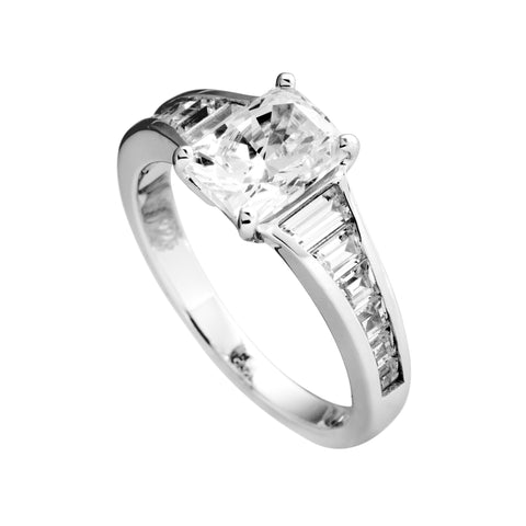 Thin to thick ring with solitaire