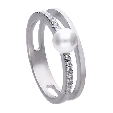 Double ring, one with a pearl and the other plain